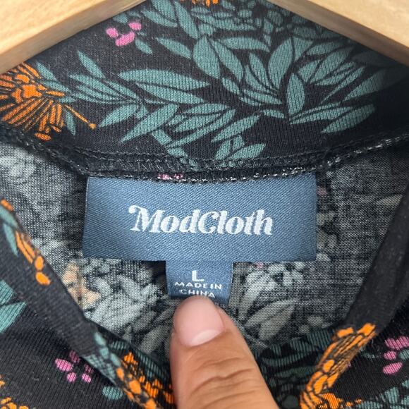 Modcloth Size Large Viscose Turtle Neck Long Sleeve Floral - Picture 3 of 7